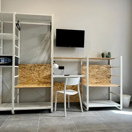 Iron Hotel By Residence Moderno 3* בארי