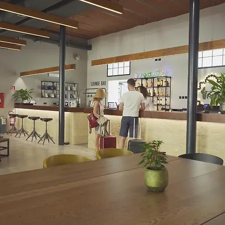 レジデンス モデルノ ホテル