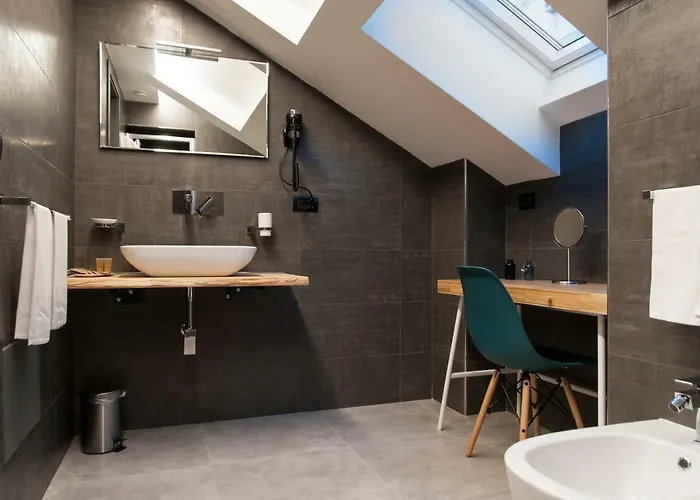 Iron Hotel By Residence Moderno מלון בארי