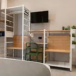 Iron By Moderno Hotel