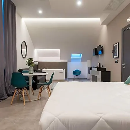 Iron Hotel Bari