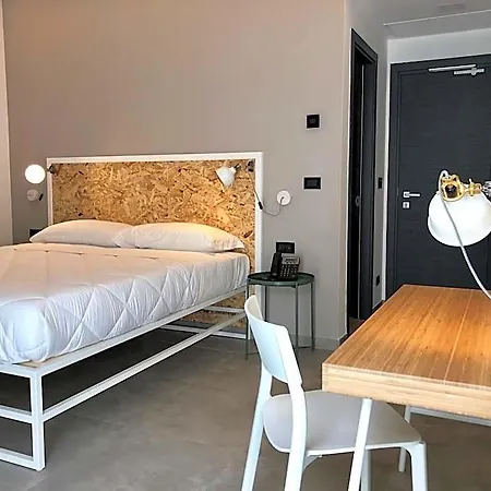 Iron Hotel Bari