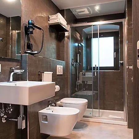 Hotel Iron 3*
